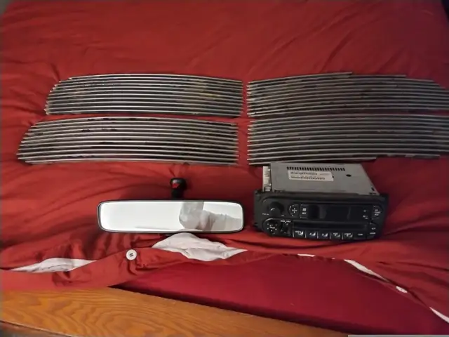 Stock grill and rearview mirror for 2004 Dodge ram in Other Parts & Accessories in Sault Ste. Marie - Image 4