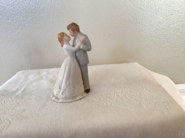 Lefton  signed   Wedding Cake Topper in Arts & Collectibles in Edmonton - Image 4