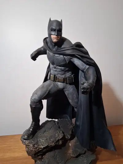 Statue de très haute qualité de Batman du film Batman V Superman. A été gardé à l'abris de la poussi...