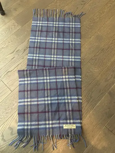 53 ads for burberry scarf in All Categories in Canada Kijiji Marketplaces