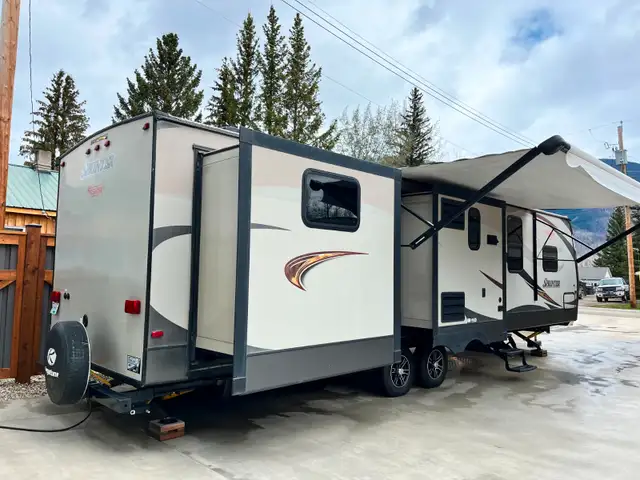 2015 Keystone Sprinter 322bhs in Travel Trailers & Campers in Quesnel - Image 2