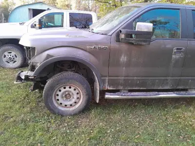2010 Ford F150 FX4 5.4L lower kms 195,xxx. Front bumper and grille no good otherwise lots of good pa...