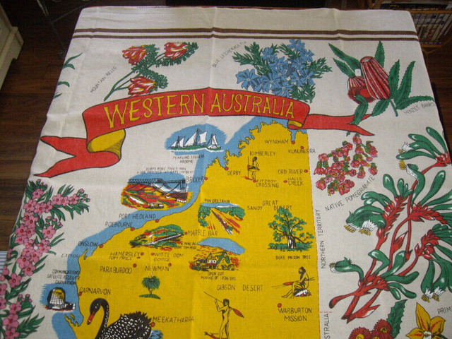 VINTAGE TABLE CLOTH (WESTERN AUSTRALIA) # 5 dans Mobilier de salle à manger et cuisine  à Ouest de l’Île - Image 4