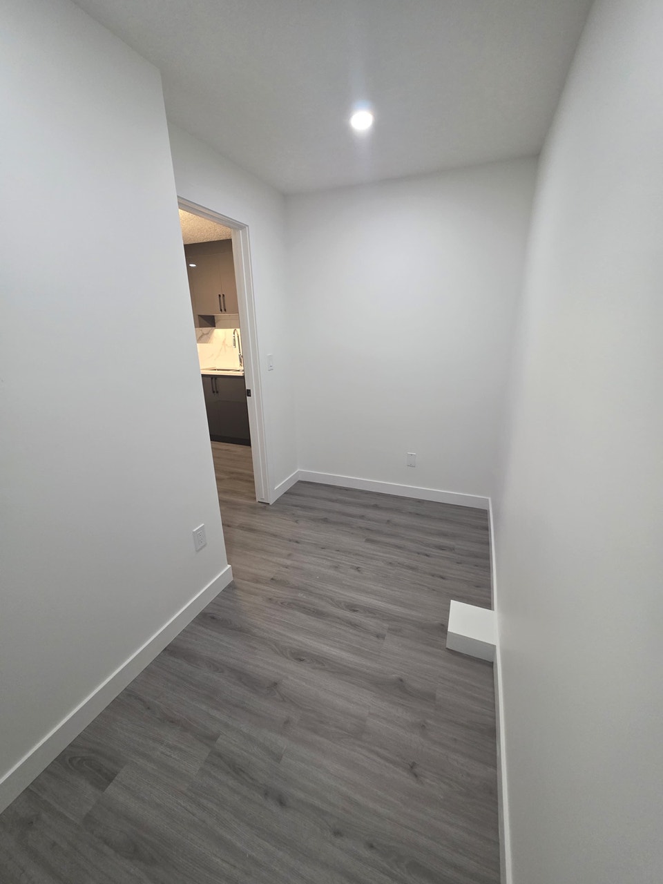Furnished Single Bedroom Basement with Den 5