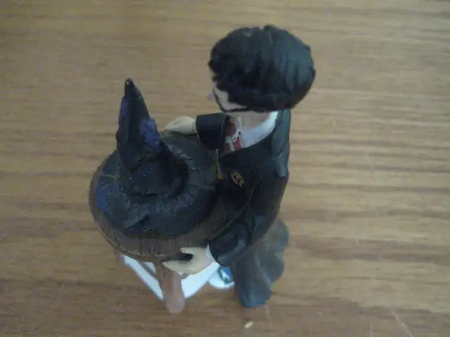 Harry Potter Collectible Figure in Arts & Collectibles in Kelowna - Image 4