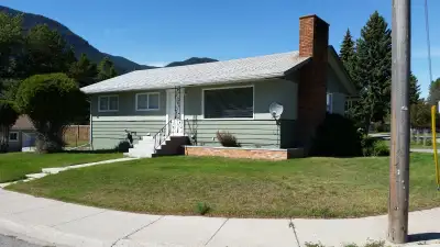 This bright and welcoming 1-bedroom apartment in Sparwood, BC, offers a comfortable living space wit...