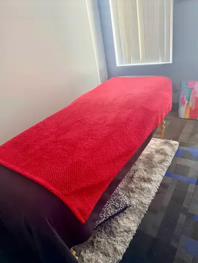 Massage à domicile ou dans le local, View more