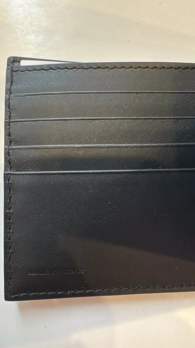 Burberry Men’s Leather Wallet (BNIB) in Women's - Bags & Wallets in Markham / York Region - Image 6