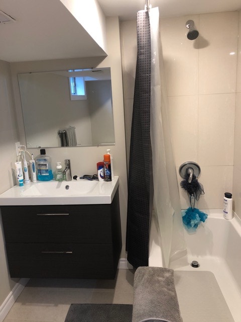 2bdrm, 1bthrm basement for lease in Aurora area 4