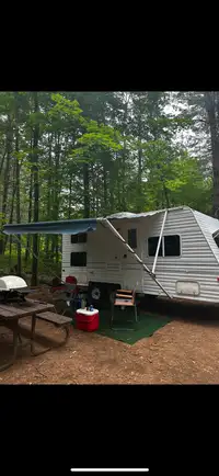 Camping Trailer- Renovated Sun-Lite 21 foot Camper
