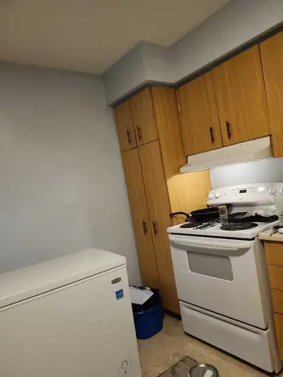 1 room with bed and desk.non smoking. Ladies only. Utility included. Please text for faster reply. 2...