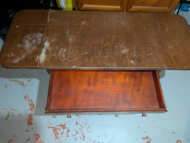 Drop Leaf Side Table in Dining Tables & Sets in Hamilton - Image 3