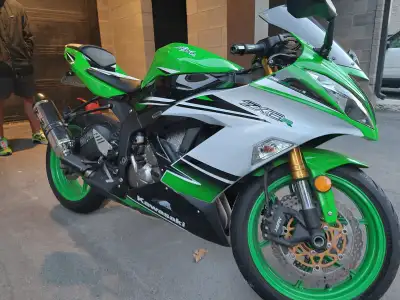 New battery,alarm installed, new tires,puid windscreen,oil ,filter just changed,,complete,crash prot...