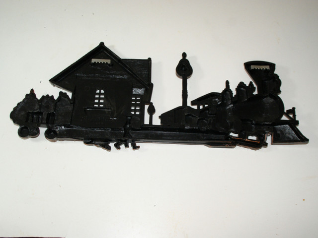 Vintage Dart Industries Bronzed Tone Wall Hanging Train Station in Home Décor & Accents in Muskoka - Image 2
