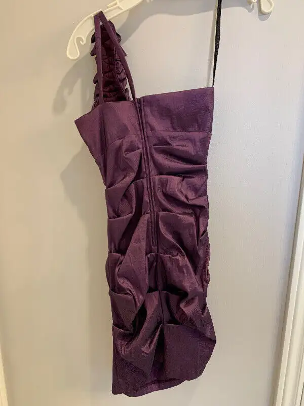 Graduation/Semi-Formal/Prom Dress in Women's - Dresses & Skirts in Kitchener / Waterloo - Image 4