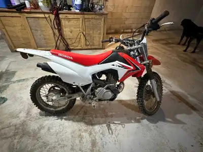 2014 Honda CRF125 small wheel. The bike is in great shape the carb was rebuilt using "all balls rebu...