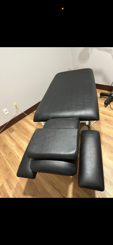 Electric Elevation Massage Table in Health & Special Needs in Edmonton - Image 4