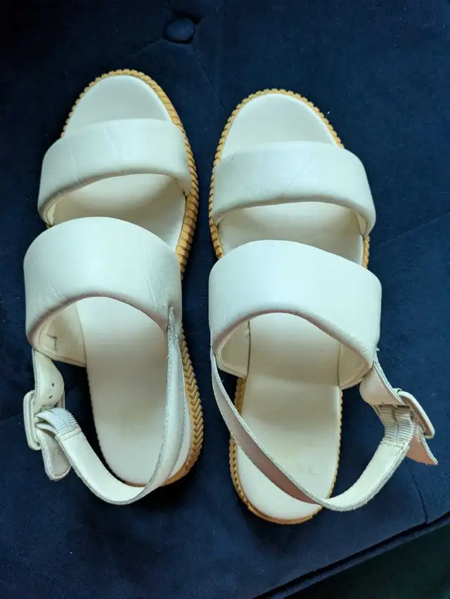 SOREL Ona Streetworks Go-To Flat Sandals  8.5 in Women's - Shoes in Calgary - Image 7