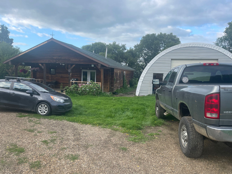 Room for rent in Cabin near Spruce Grove Room Rentals & Roommates