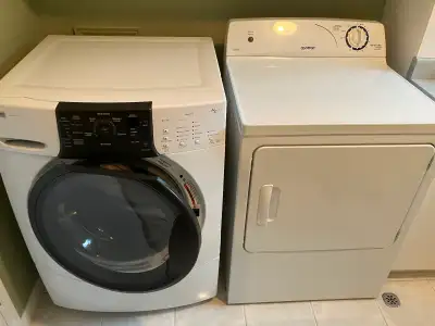 Laveuse kenmore sécheuse Moffatt disponible le 2 mai