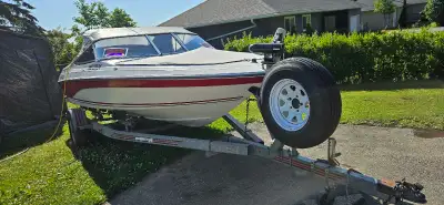 1993 Monterey 180 Bowrider. Handyman special or parts! Engine runs good, lower unit works good, has...