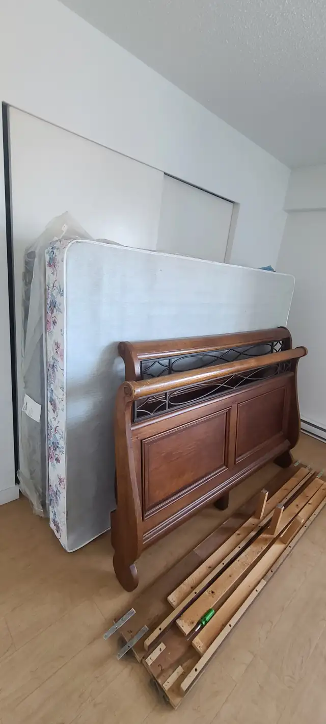 Ensemble ( Lit Bateau + Sommier + Matelas ) Queen in Beds & Mattresses in Longueuil / South Shore - Image 10