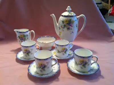 ANTIQUE ROYAL DOULTON LEONIE TEA SET, View more