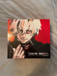 Tokyo Ghoul Complete Box Set: Includes vols. 1-14 with Poster