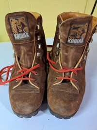 Kodiak hiking boots - size 9 mens