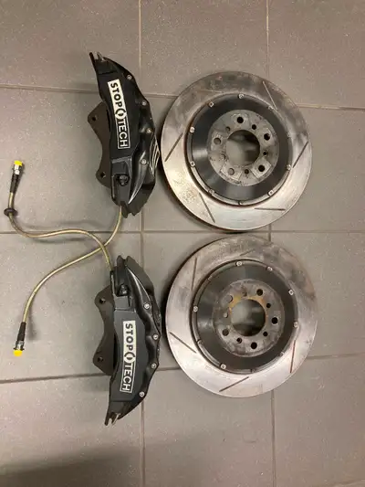 Je parle aussi français I am selling a set of front BBK for the following cars: -2001-2006 BMW E46 M...