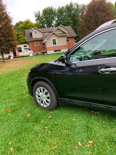 In mint condition.. comes with winter tires It has 157,000