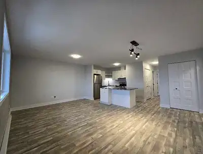 Superbe condo neuf de 2 chambres dans un quartier tranquille près de tous les services. À 10 minutes...
