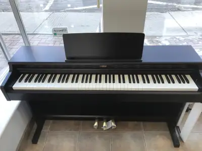 SPÉCIAL DÉMO:  PIANO YAMAHA YDP-165R, View more