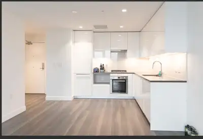 Available Immediately! Features in this bright modern unit include, floor to ceiling windows with ci...