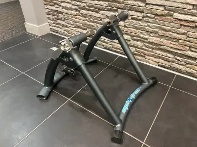 Indoor bicycle trainer, View more
