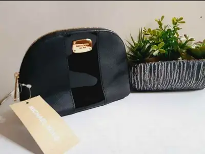 Michael KORS  LG Travel Pouch Leather -  NWT, View more