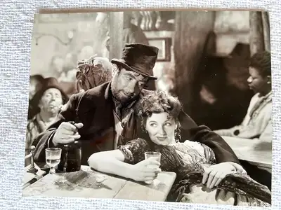 Vintage David Lean's OLIVER TWIST (1948) 9 x 7" glossy b&w still with Robert Newton & Kay Walsh. My...