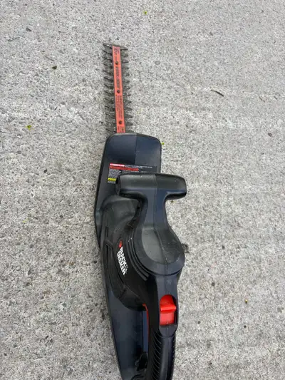 Taille-haie Black&Decker, View more