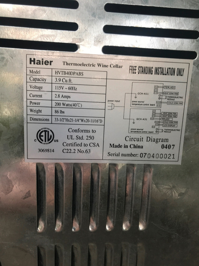 Dual zone wine fridge in great condition! in Refrigerators in Calgary - Image 3
