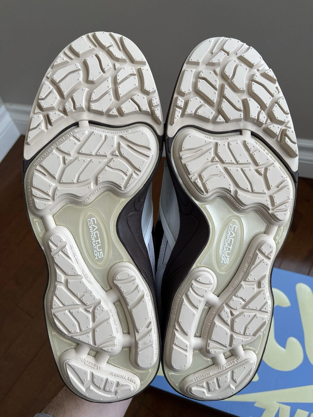 Size 11 - Nike Zoom Field Jaxx Travis Scott Light Chocolate New in Men's Shoes in Longueuil / South Shore - Image 8
