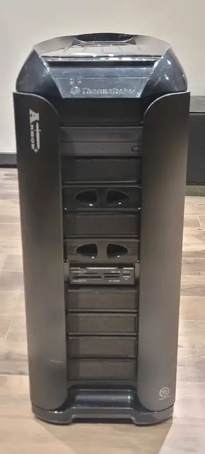 Thermaltake Armor Series Aluminum / Steel ATX Full Tower Co, View more