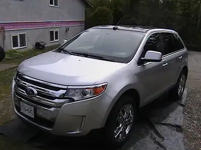 2011 Ford Edge SUV Limited Edition, Beautiful condition well maintained all wheel drive, 67,400 kms...