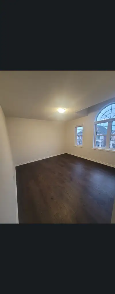 Room with private washroom $950/month Location: Brampton(Mayfield and Mclaughlin) Youtube video link...