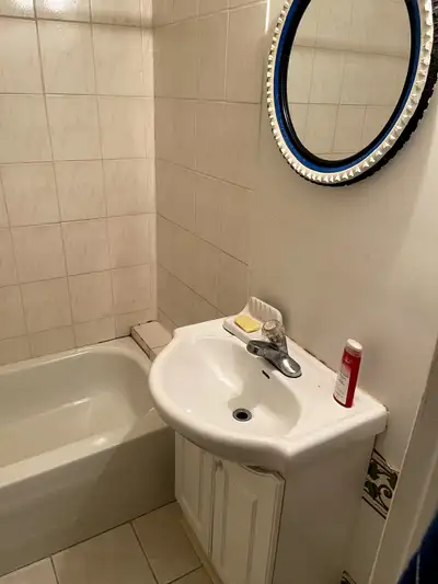 - Suitable for two people - Near Britannia and Ninth Line - Close to 39W and 39E bus stops by 4 min...