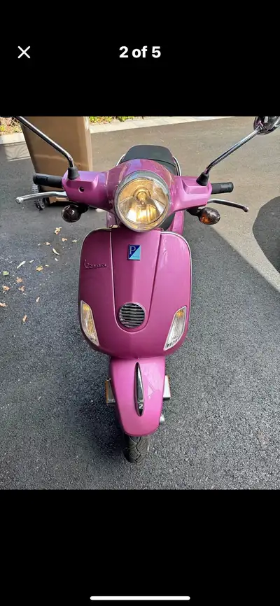 END OF SUMMER SPECIAL!!!!! Vespa LX 2011 in perfect condition both mechanically and aesthetically. O...