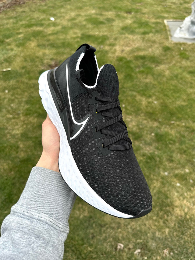 Running shoes Nike React Infinity Run Flyknit men’s size 10,5 11 in Men's Shoes in Mississauga / Peel Region - Image 2