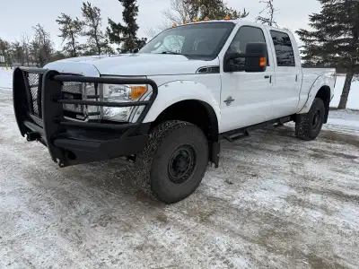 2012 Ford F350 Larait All the details are in the photos, please don’t hesitate to reach out!