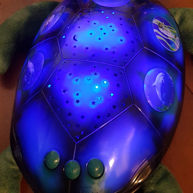 Night Light Twilight Turtle Projector Like New / New Batteries in Other in Red Deer - Image 4