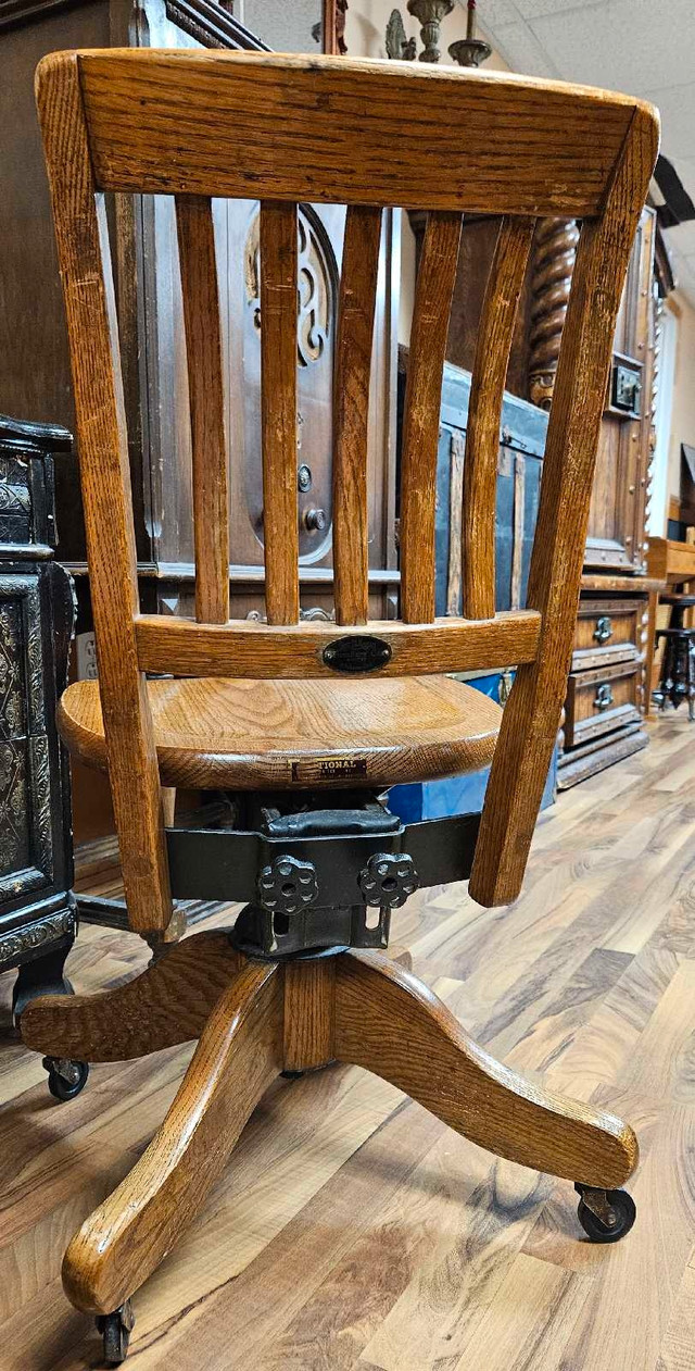 Chaise de bureau en bois dans Chaises, Fauteuils inclinables  à Laval/Rive Nord - Image 3