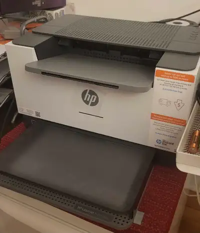 Imprimante laser avec toner / HP Laserjet BW printer , View more